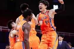 英雄联盟总决赛赛程-上海队轻取四川队，王哲林关键制胜