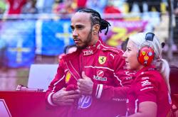 英雄联盟总决赛-红牛车队力克梅赛德斯，汉密尔顿点燃赛场