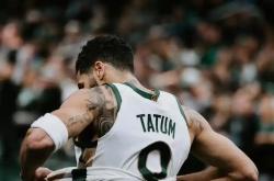 英雄联盟总决赛2025-爵士完胜深圳队，塔图姆点燃赛场