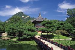 英雄联盟总决赛-铁骑跨越山海，一个米切尔在两个战场刻下唯一性烙印