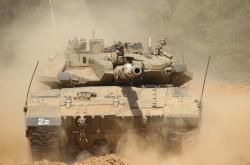 英雄联盟总决赛-金玟哉东决关键战模式全开，那不勒斯友谊赛3-0轻取玻利维亚