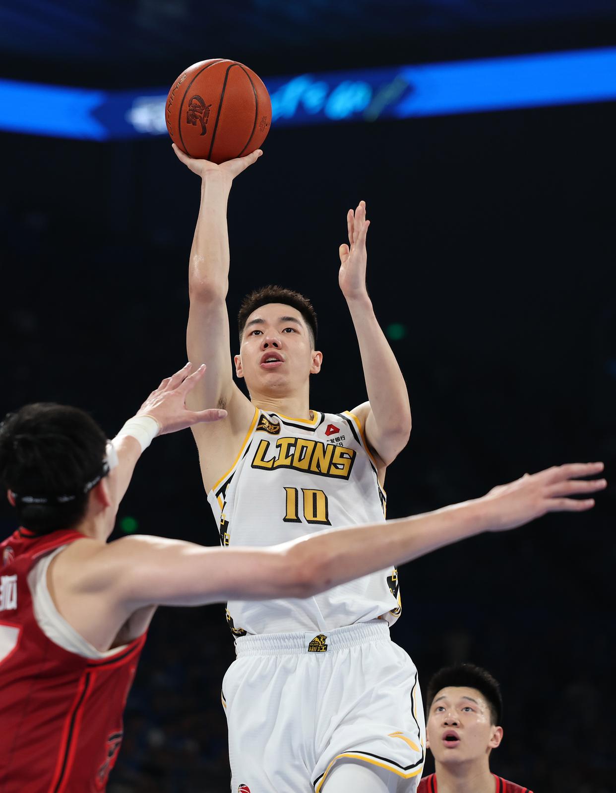 上海男篮挑战浙江队，谁能夺得胜利？的简单介绍