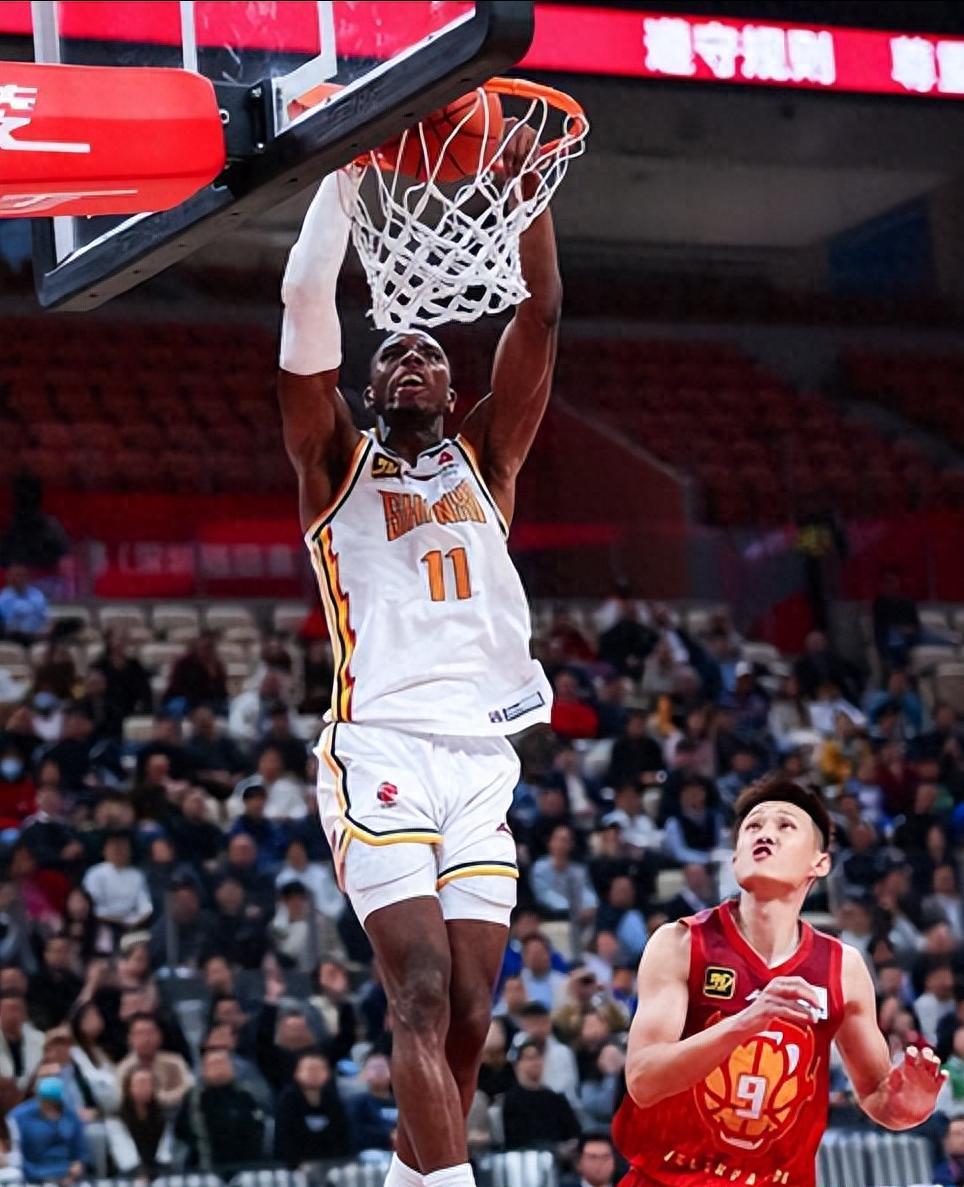 体育赛事热度攀升，球员展现超强实力的简单介绍