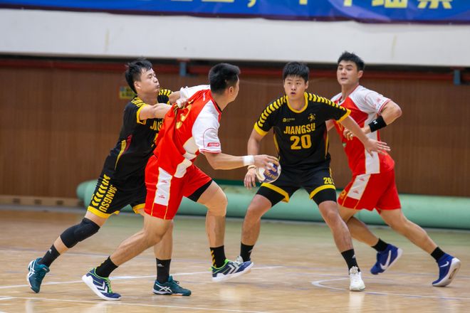 南部球队稳住阵脚，取得胜利收官