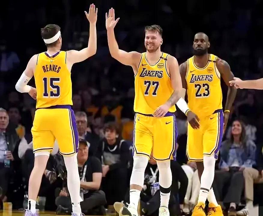 鹈鹕新援发威，狂胜步行者取得两连胜的简单介绍