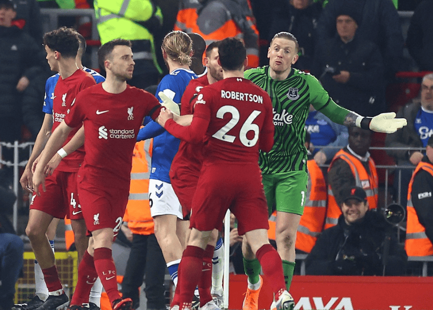 包含利物浦客场战胜埃弗顿，保持不败的词条