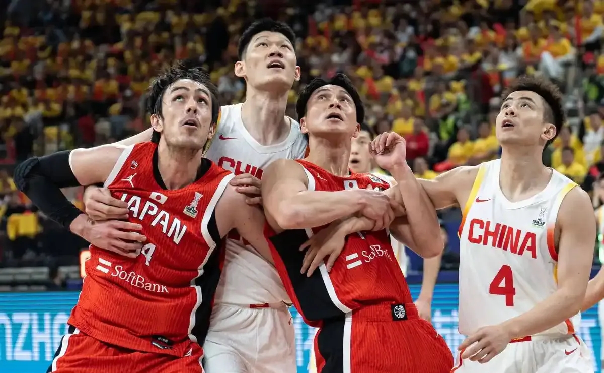 争冠热门球队场上碰撞，角逐冠军地位