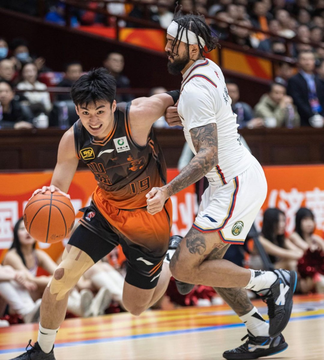 回顾CBA经典时刻：传奇再现