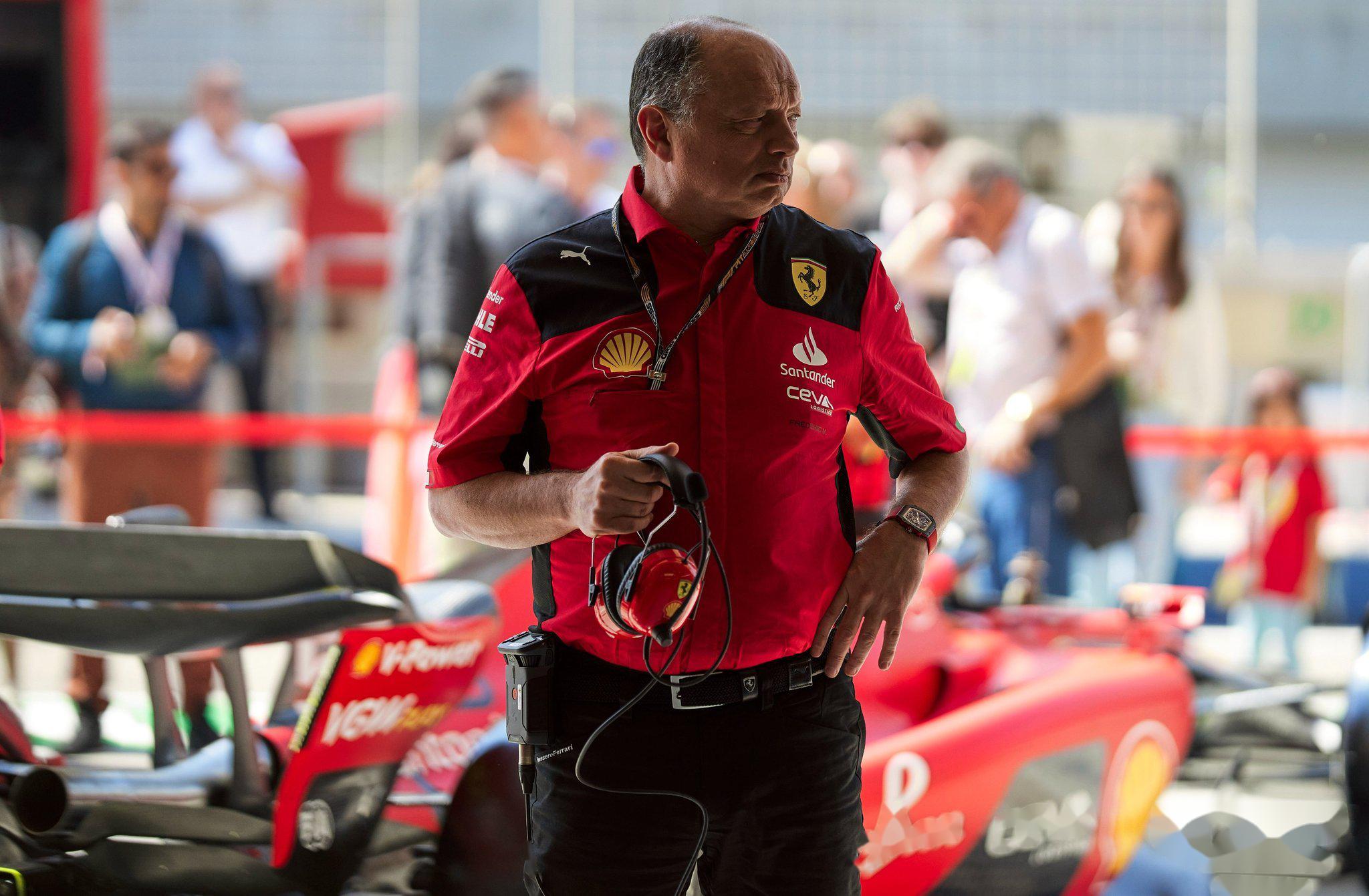 梅赛德斯轻取雷诺车队，汉密尔顿带队取胜的简单介绍