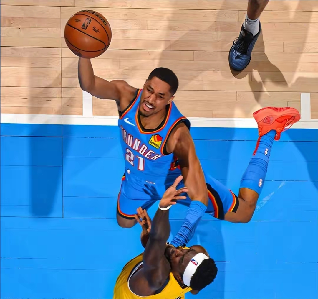 猛龙完胜步行者，麦科勒姆统治全场