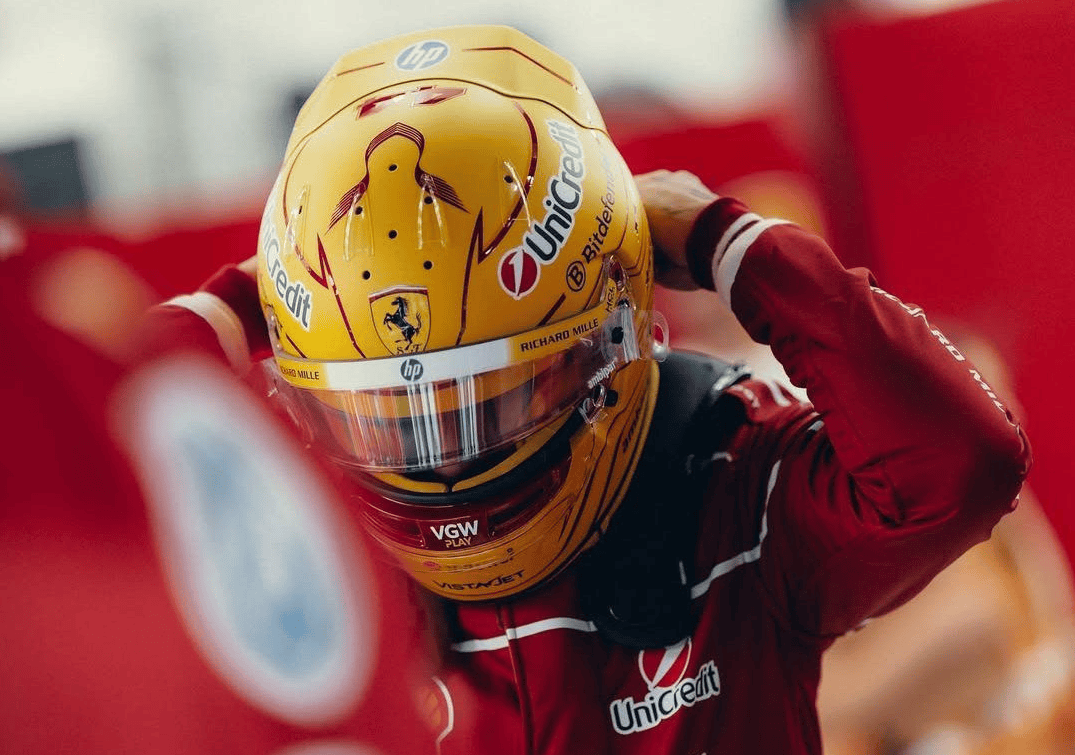 红牛车队力克梅赛德斯,汉密尔顿点燃赛场 红牛车队力克梅赛德斯,汉密尔顿点燃赛场