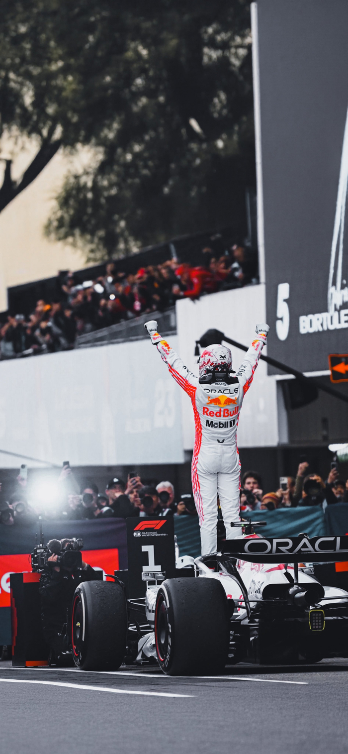 梅赛德斯鏖战威廉姆斯，维斯塔潘高光表现