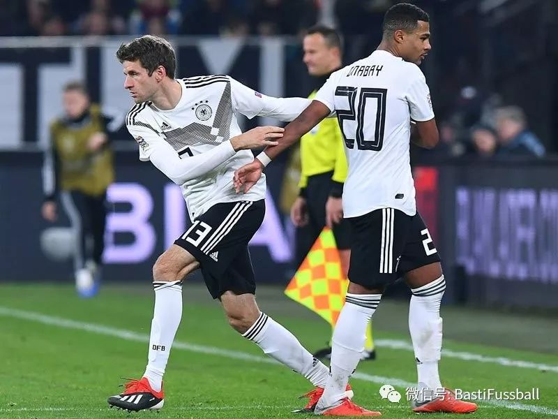 印尼队轻取德国队,黄鸭组合带队取胜 印尼队轻取德国队,黄鸭组合带队取胜